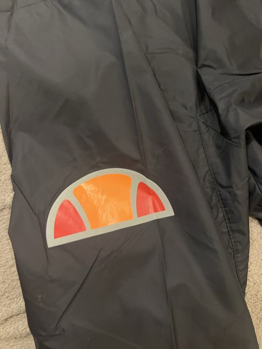 Ветровка  ,,ellesse “