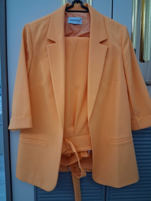 Комплект в оранжев цвят