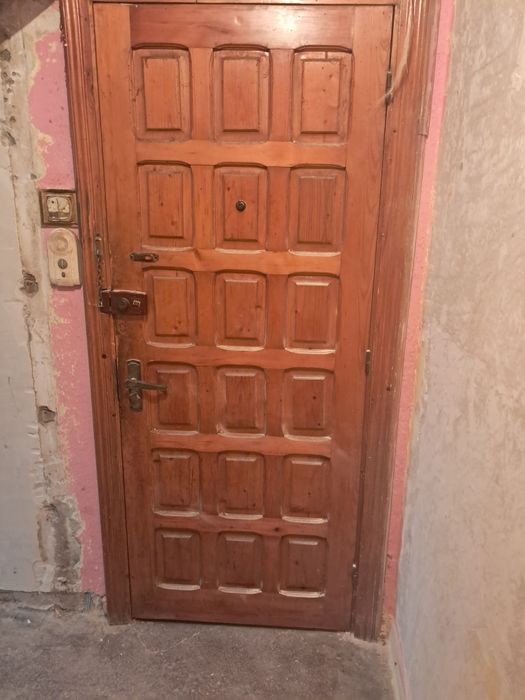 Usa apartament / lemn