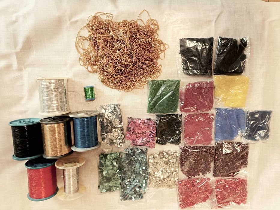 Vand margele pentru broderie