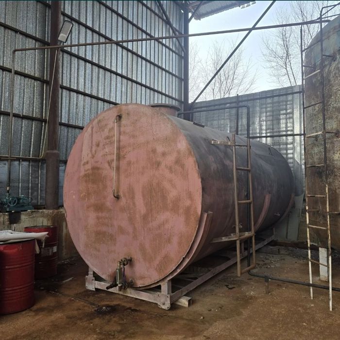 ÈMKOST rezervuar maslenniy bak.