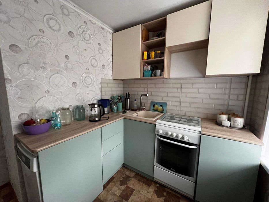 Продаётся 3-комнатная в Центре.