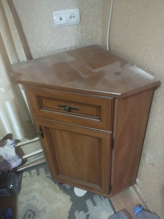 Продается тумбочка для кухни