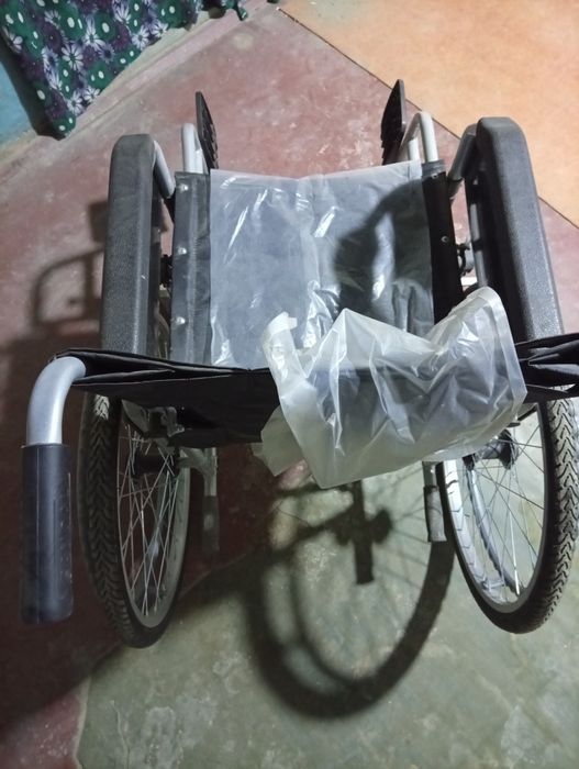 Nogironlik aravachasi yangi