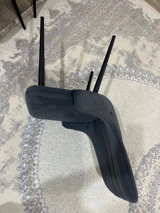 Велюр стул серого цвета б/у.