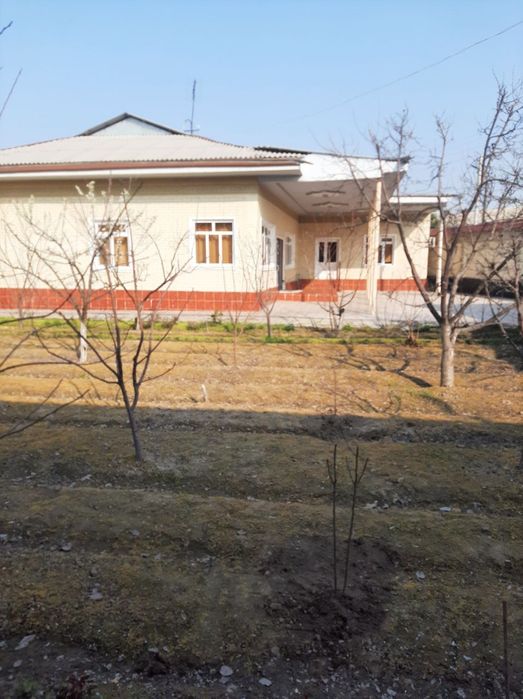 Toshkent viloyat Oqqo'rg'on tumanida RTZ mahallada uy sotiladi