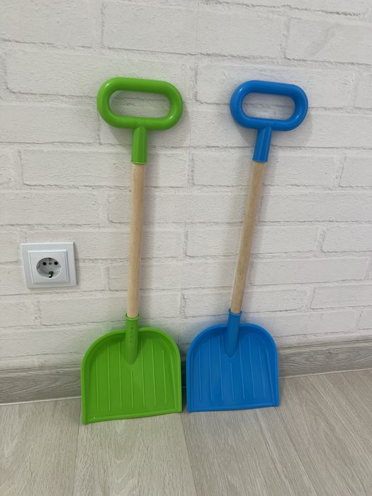 Продам игрушки детские для снега