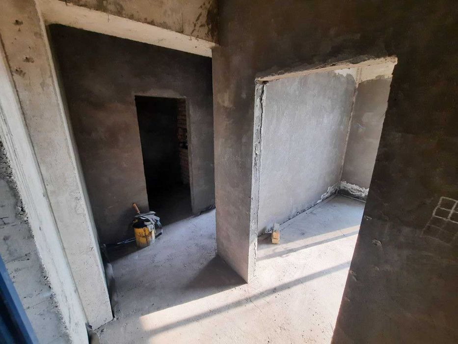 Kvartira sotiladi sergili 2 xonali