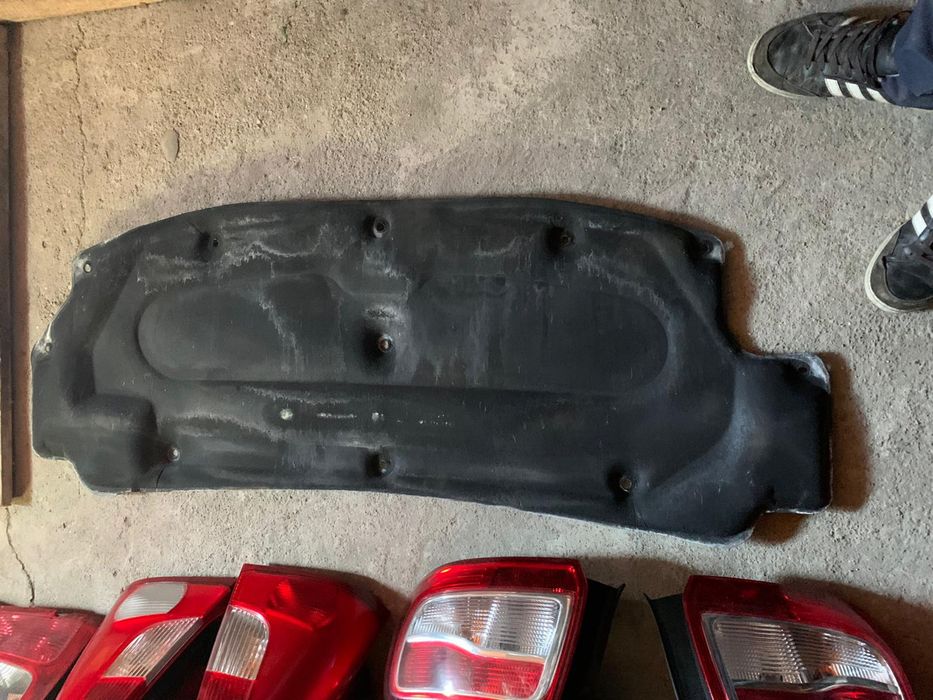 Vand mocheta capota Dacia Logan/Mcv/Sandero 2013/2020