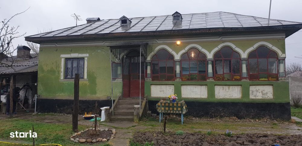 Casa cu 3 camere, mobilata, in comuna Saliste | Teren generos | Anexe