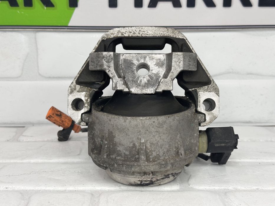 Десен тампон двигател AUDI A6 A7 4G 218 272 CRT 4G0199381LH