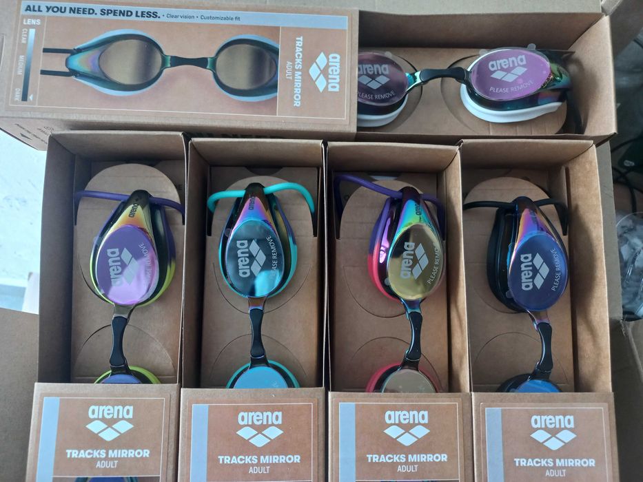 Продавам очила за плуване Арена трак огледални и неогледални