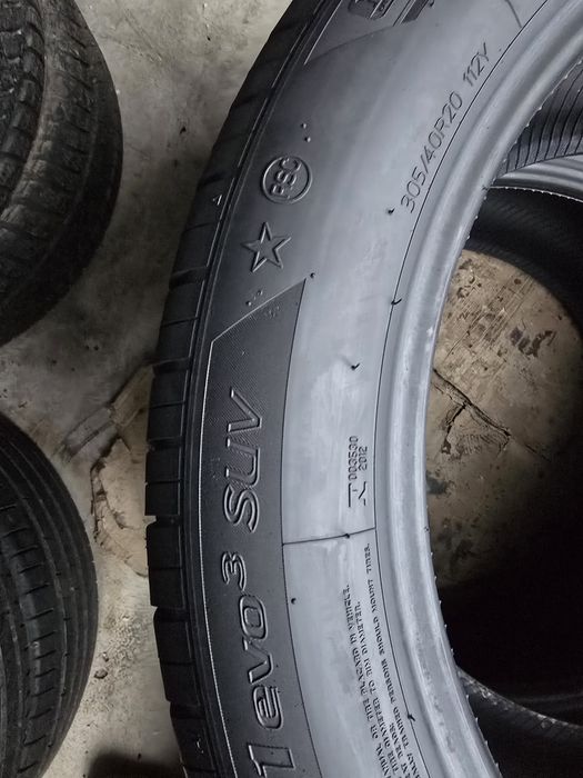 2 Anvelope Vară Hankook 305/40 R20 (RSC) Impecabile DOT3823.