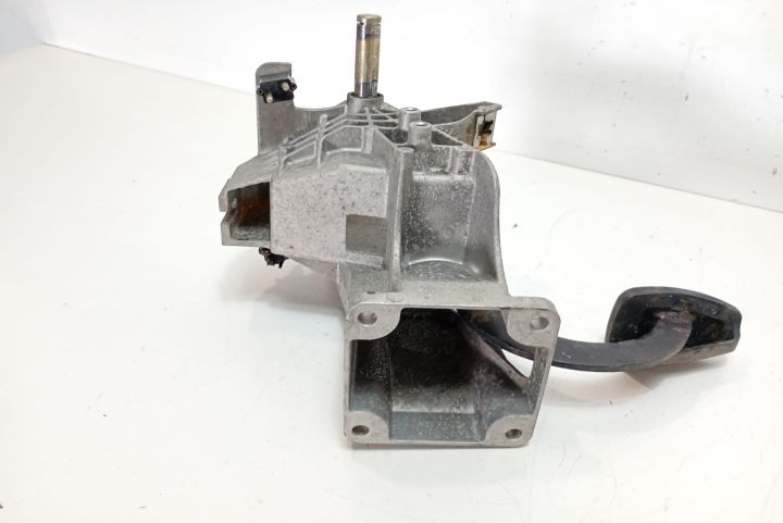 Pedalier 2D0721111A Mercedes-Benz Sprinter prima generatie 903 seria