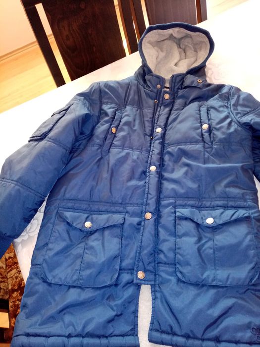 Продавам зимно яке за момче