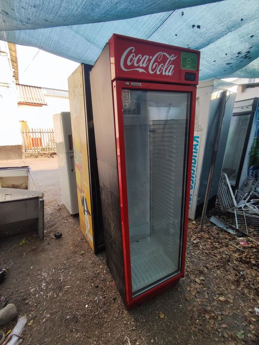 Холодильник стеклянный