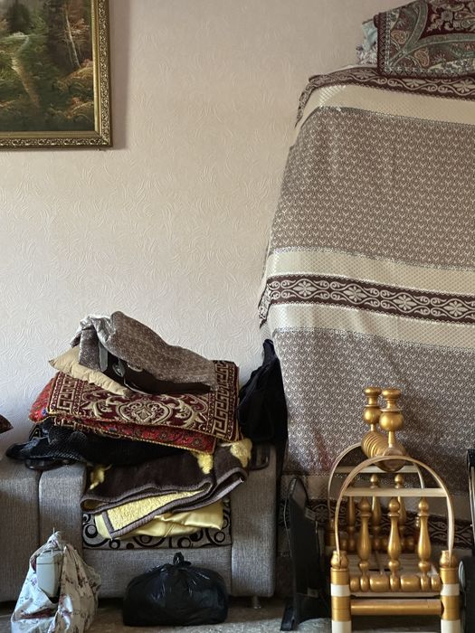 Ko’rpa , ko’rpacha va yostiqlar sotiladi