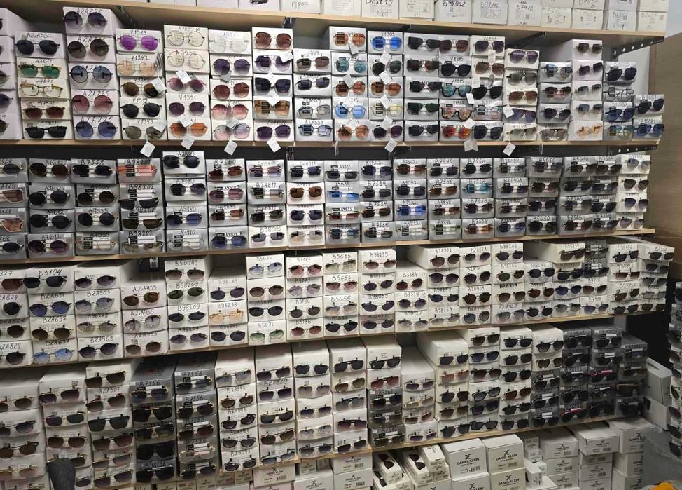 Слънчеви очила на едро огромно количество