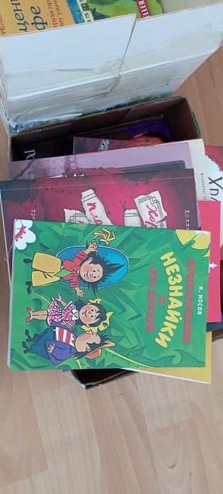 Продам книги. Книги