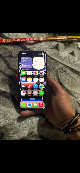 Vand iphone 14 pro alb