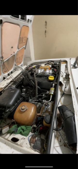 Ваз инжектор 213 1.8 матор сотилади  енги қилинган 10пробег юрган камп