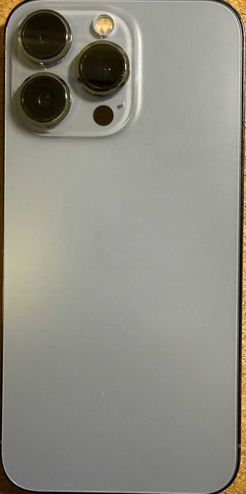 Vand Iphone 13 pro.