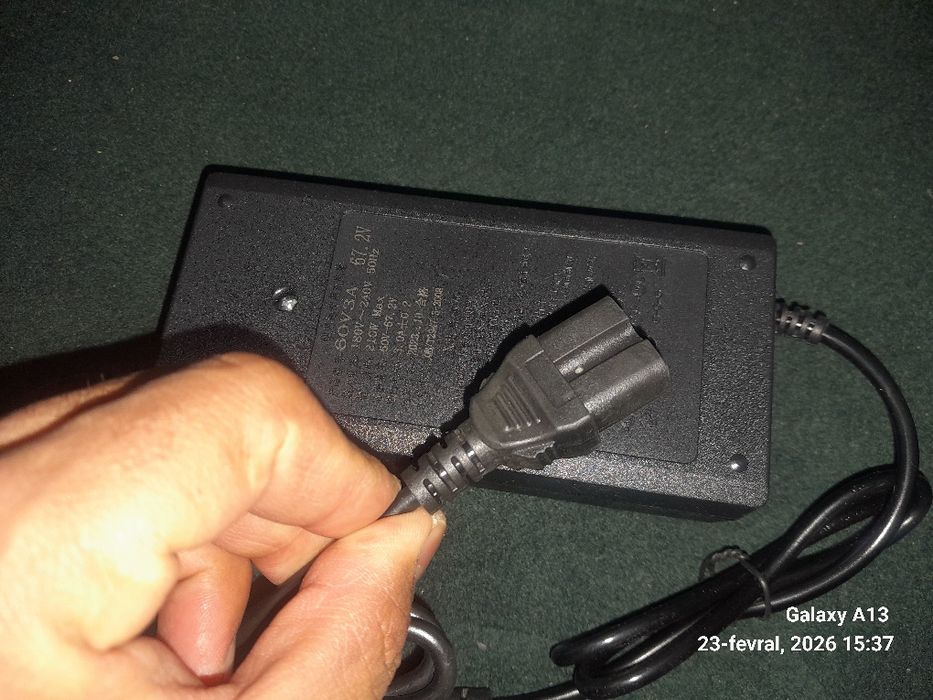 Skuter uchun zaryadnik yangi karobka