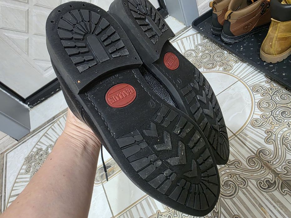 Продам зимнюю обувь