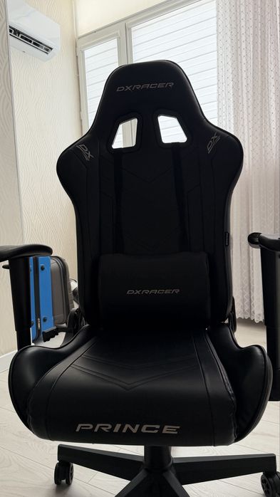 Игровое кресло DxRacer Prince