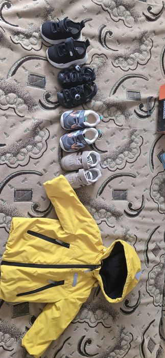 Продам детские вещи