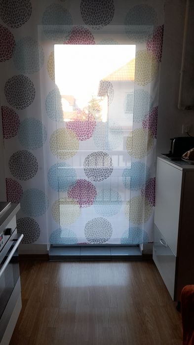 Vind perdele de bucătărie.