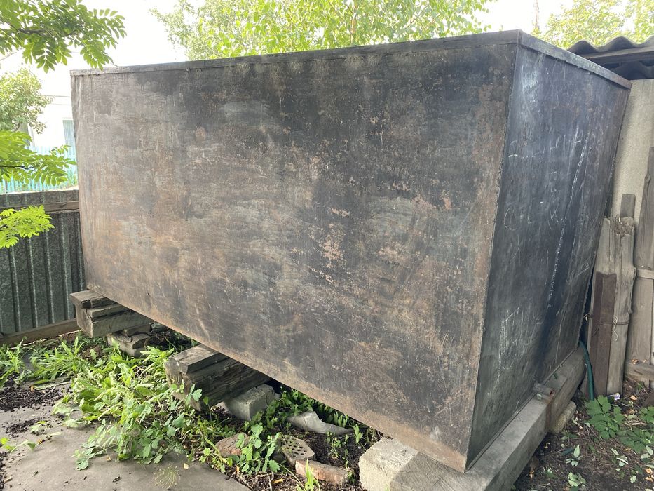 Продам железный бак для воды