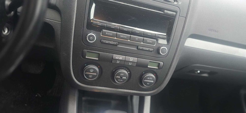 Volkswagen Golf 5(2008) -2.0TDI CUTIE AUTOMATA DSG-267000