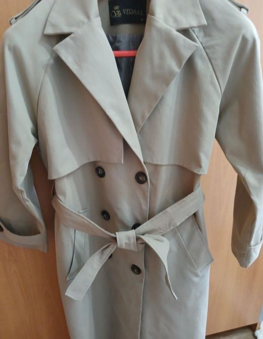 Продаю плащь для девушек и женщин