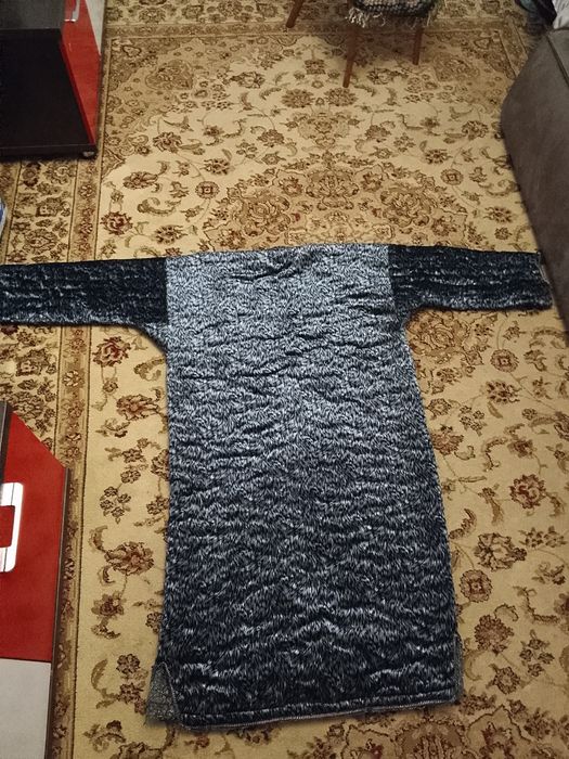 Продам два чапана новых