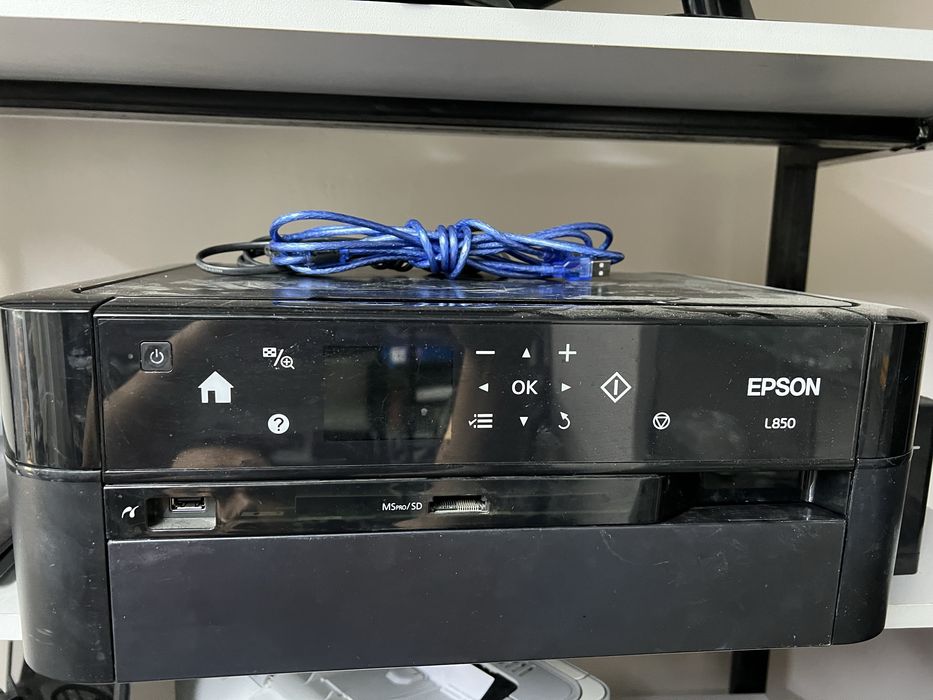 Продается  цветной 3 в 1 принтер epson l850