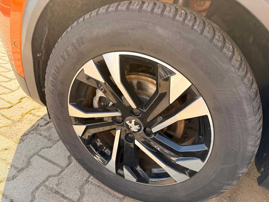 Peugeot e-2008 GT full electric