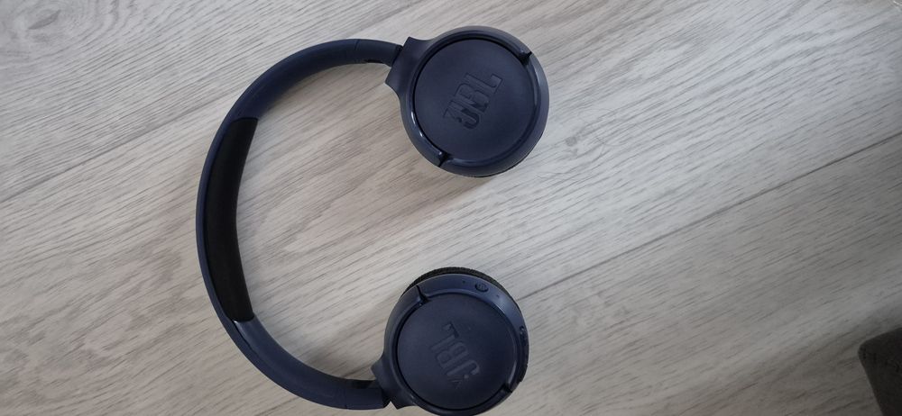 Продам наушники JBL 510BT