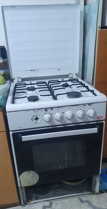 Газ плита в хорошем состоянии.