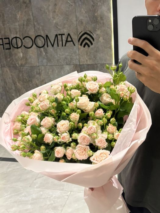 Кустовые розы букет