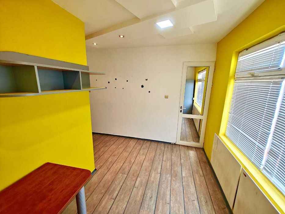 Дава се под наем Двустаен апартамент в Русе, Център - 70 кв.м за 300 € - Снимка #7