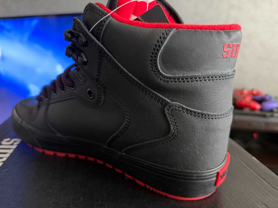 Supra Vaider CW нови мъжки кецове черно и червено