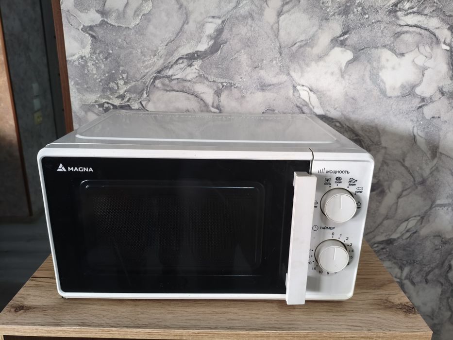 Микроволновка почти новая