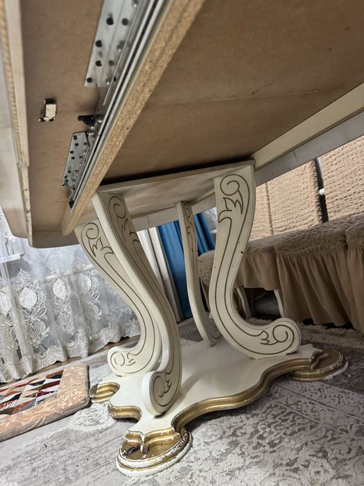 Стол   хорошем   состоянии