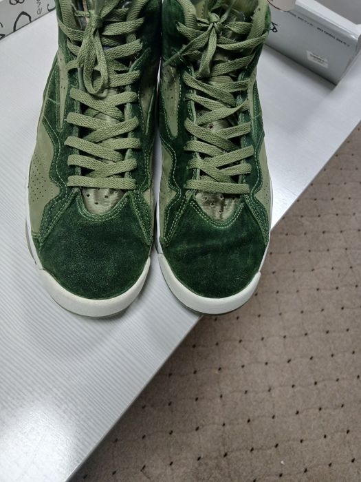 Аяқ киім сатылады