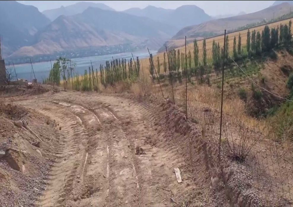 Чарвак.Юсуфхона Продаётся часток 8 соток