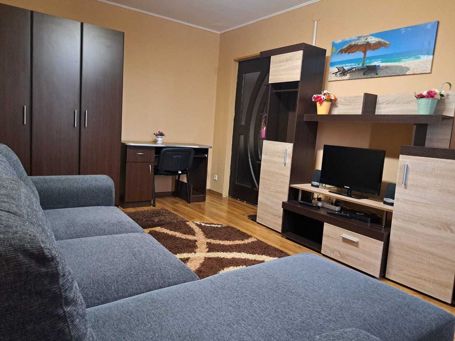 Inchiriez apartament
