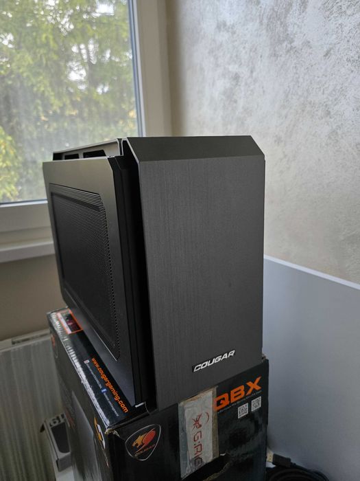 Компютърна кутия Cougar QBX Mini-ITX