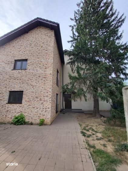 Vilă Spațioasă Tunari | Zonă Centrală | 6 Camere | 5 Băi |