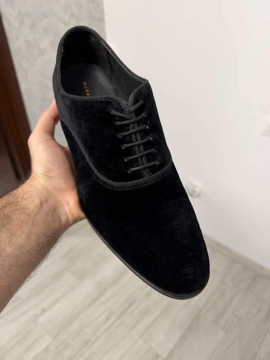 Vând pantofi Zara marimea 43